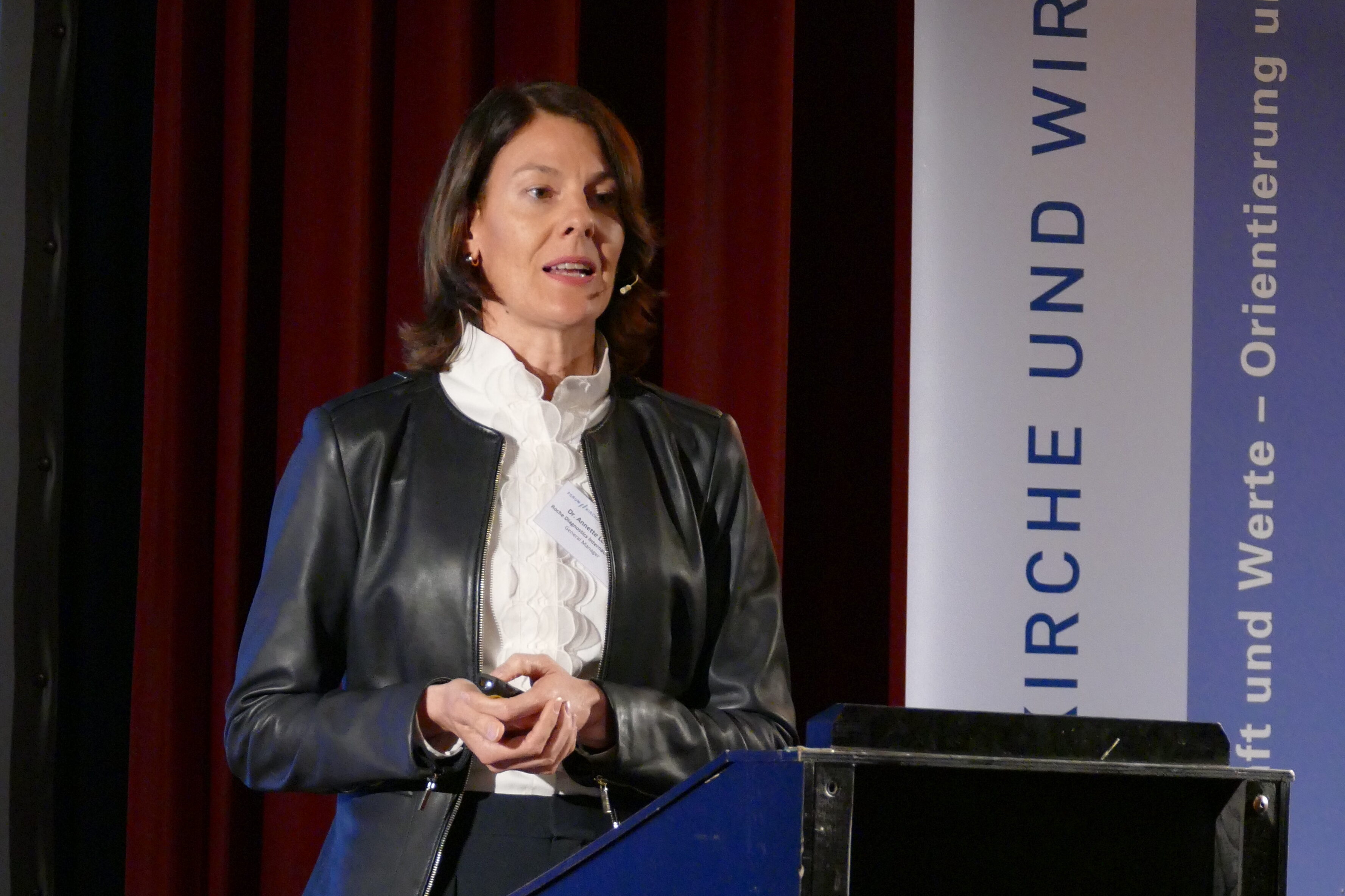 Annette Luther, Standortleiterin von Roche Diagnostics International in Rotkreuz